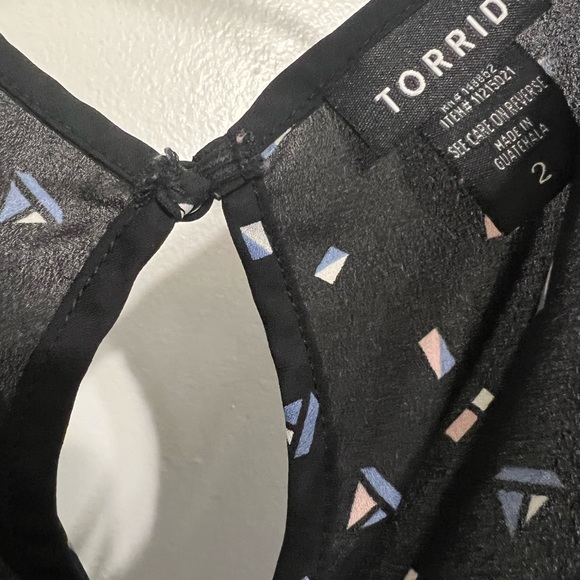 TORRID black flutter top Sz 2X - Picture 3 of 4